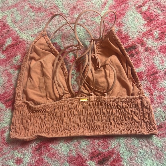 Pink Ruched Cropped Tank Top - Picture 2 of 3